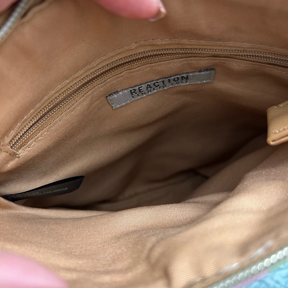 Kenneth Cole Reaction Crossbody Floral Purse. Adjustable Strap. - Picture 6 of 10